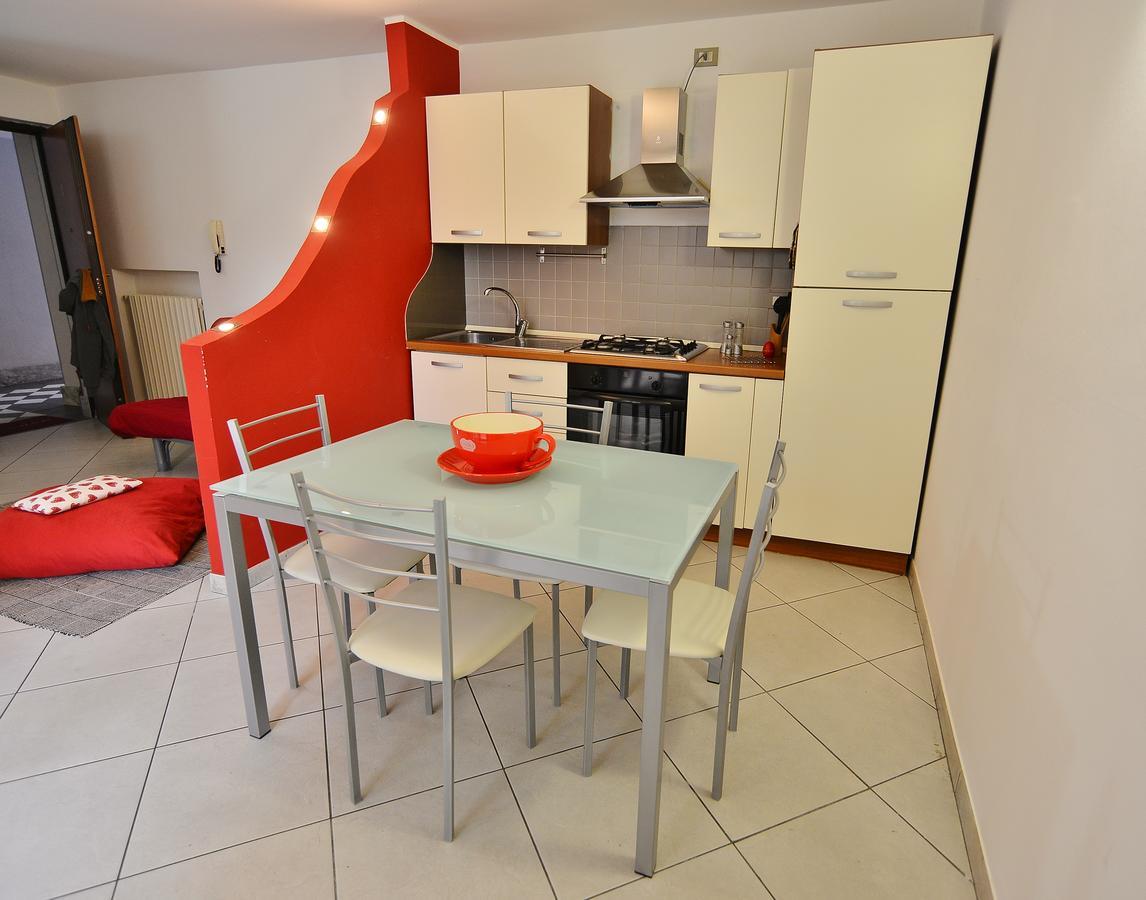 Appartement Casa Crissi à Alba  Extérieur photo
